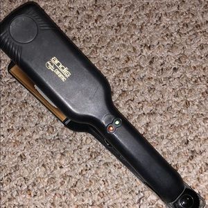Andis Straightener
